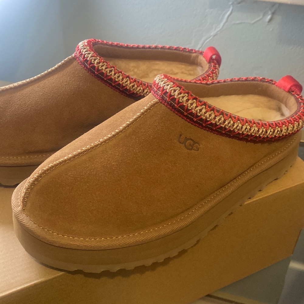 UGG Tazz Chestnut Kids Size 5 Women’s 6.5